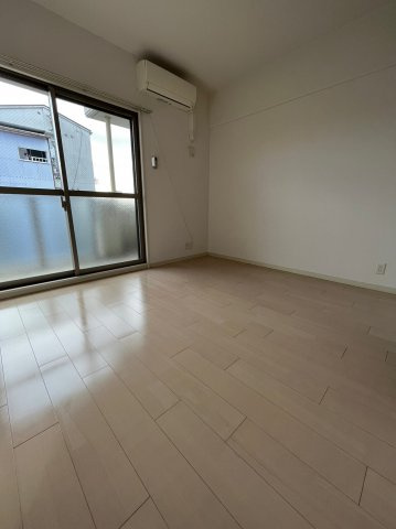 仲介手数料0！！スカイコート天塚の居間・リビング