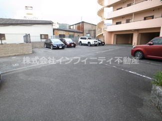 【駐車場】 | 駐車場完備です