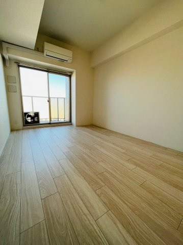 仲介手数料0！！エスリード名城公園の居間・リビング