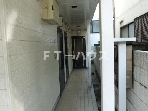 レオパレス津田沼第３のエントランス