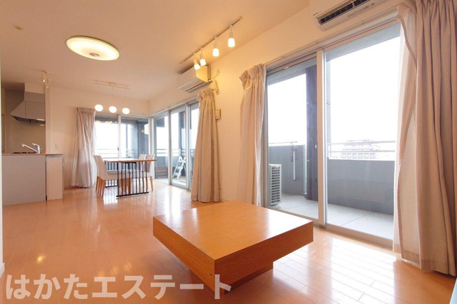 【居間・リビング】 | エイルマンション博多駅ゼオン | 居間です