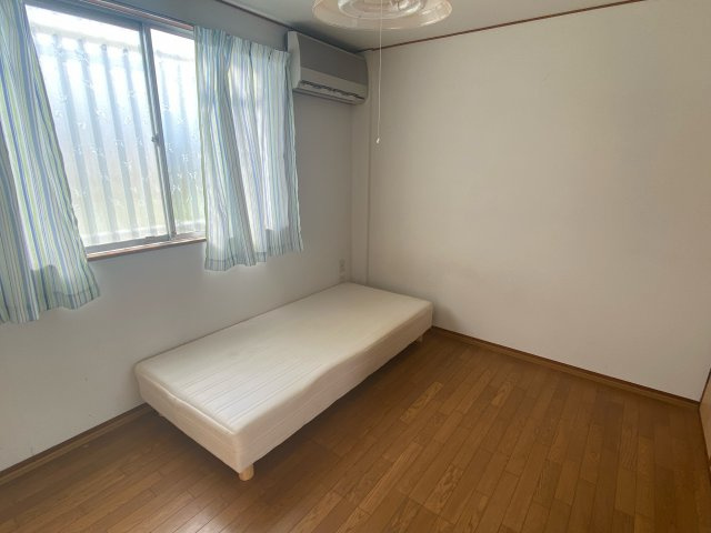 福寿コーポの洋室