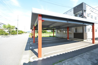 【駐車場】
