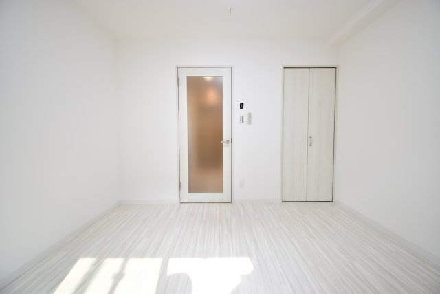 大阪市浪速区塩草３丁目の賃貸マンションの内装