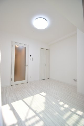 大阪市浪速区塩草３丁目の賃貸マンションの居間・リビング