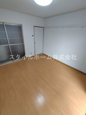 【居間・リビング】 | フォーブル鴨田 | 別部屋写真です。