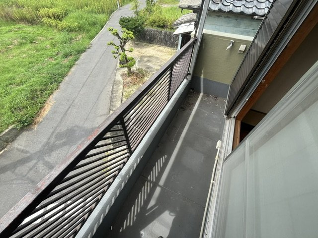 春木町貸家のバルコニー