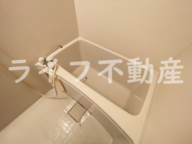 ハイツレバランスの浴室