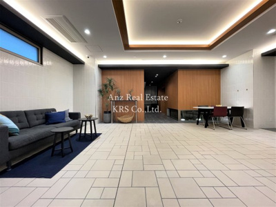 【ロビー】 | レジデンストレゾールデュー | ロビーにはオシャレなソファーやテーブルがあります♪