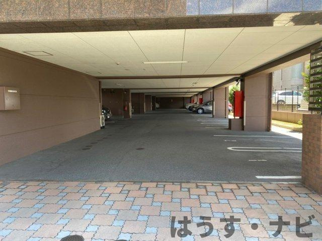 エバーライフ南里の駐車場|エレベーターの様子♪