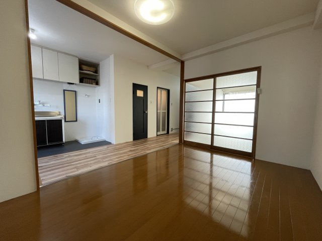 鳴尾コーポの居間・リビング
