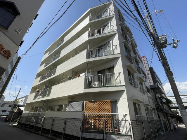 鳴尾コーポの外観