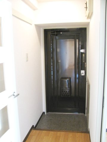 文京区本郷２丁目の賃貸マンションの玄関|※写真は別室になります