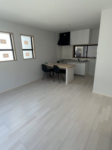 【居間・リビング】 | 役知町戸建て