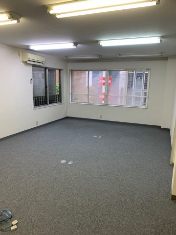 深山ビルの内装