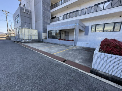 【駐車場】 | Mスタジアム | 敷地内外部駐車場　9,900円/台
