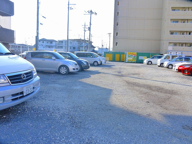 アイリスモータープール青野町の駐車場
