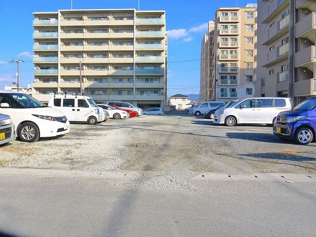 アイリスモータープール青野町の駐車場