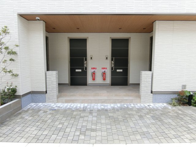シャーメゾン　アンビエラのエントランス