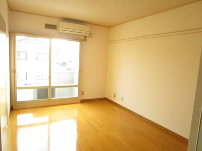 【居間・リビング】 | サンシティ松尾 | おしゃれなリビングです