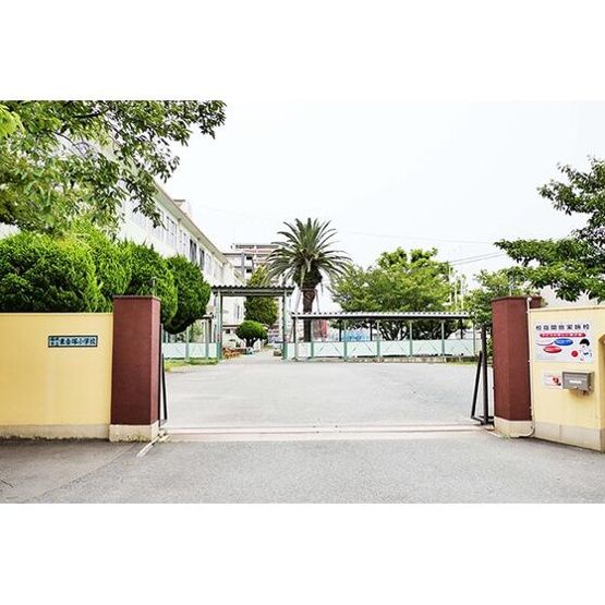 【ロビー】 | 福岡市立東吉塚小学校まで691m