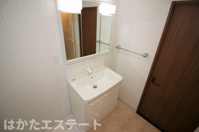 【独立洗面台】 | コリール半道橋 | 独立洗面台、朝の身支度には欠かせません