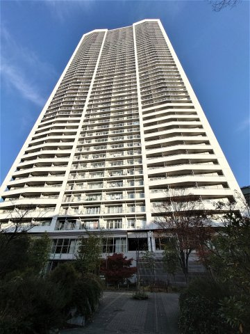 キャピタルマークタワーの外観|トライアングルフォルムの免震タワーマンション、キャピタルマークタワー。