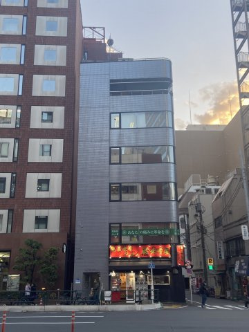 新井ビルの外観