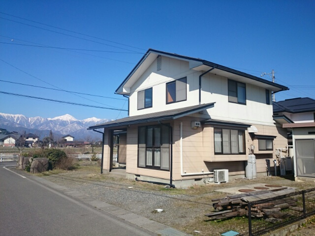 安曇野市豊科高家（アルプス団地）　中古住宅の画像