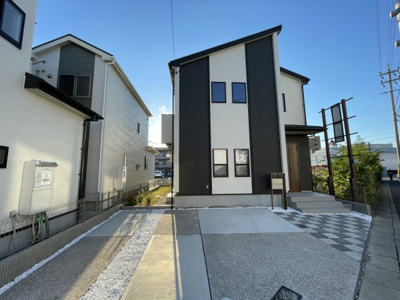 【外観】 | 守山区元郷1丁目 全3棟 1号棟＜仲介手数料無料＞大森小・大森中　新築一戸建て | 撮影　１号棟
社長の村田です！
自らプレイヤーとして営業しています
長年の経験と実績から皆様により良いマイホーム購入のご提案をいたします。
住宅ローンの不安や購入後の不安等何でもご相談ください。