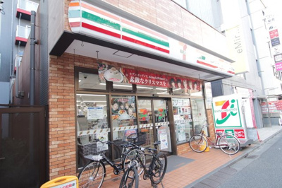 セブンイレブン川崎新丸子駅前店までお300ｍ