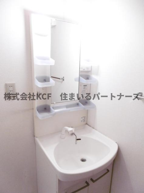 ビィーブルボナールの洗面所|明るい洗面所です
