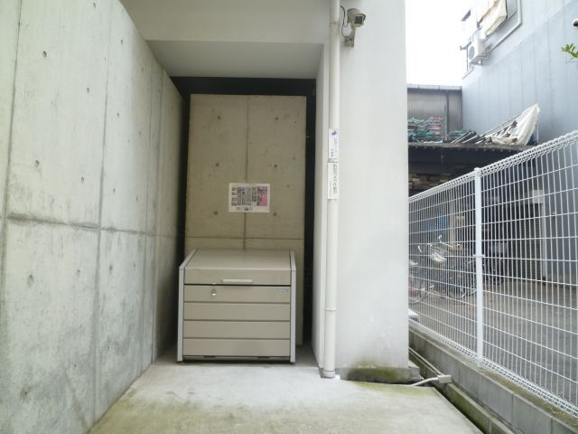 Casa Y Nanbaのエントランス