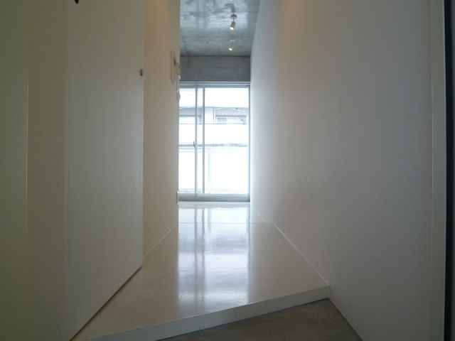 Casa Y Nanbaの玄関