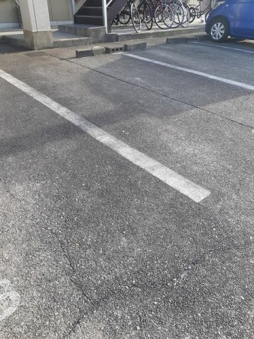 ブルージュ名和の駐車場|駐車場があります