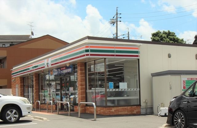 ブルージュ名和の周辺|セブンイレブン東海市名和駅東店まで450m
