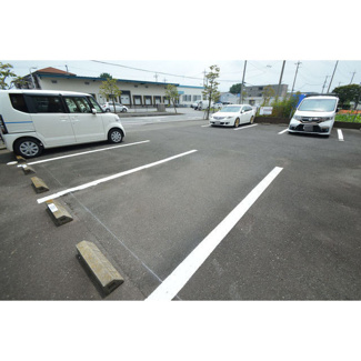 【駐車場】 | ルミエールやなせ
