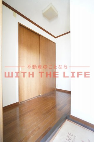 フォーサム・コガ【キャッシュバック対象物件】の玄関|落ち着いた玄関です