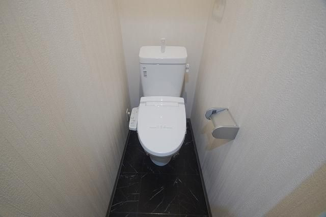 モダンパラッツォ博多rivaⅡのトイレ|モダンパラッツォ博多rivaⅡ（1LDK）トイレ