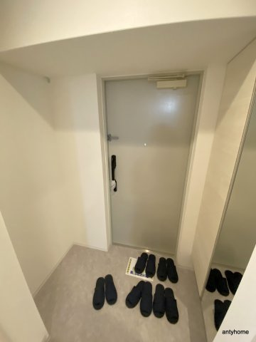 ATKレジデンスなんば　仲介手数料無料の玄関