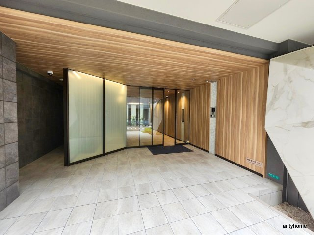 ATKレジデンスなんば　仲介手数料無料のエントランス