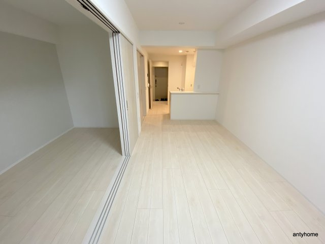 ATKレジデンスなんば　仲介手数料無料の居間・リビング