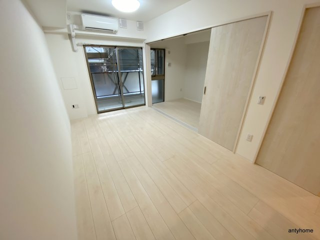 ATKレジデンスなんば　仲介手数料無料の居間・リビング