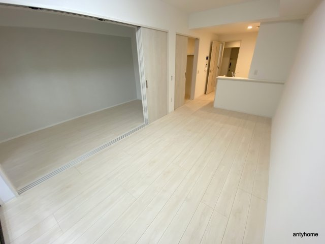 ATKレジデンスなんば　仲介手数料無料の居間・リビング