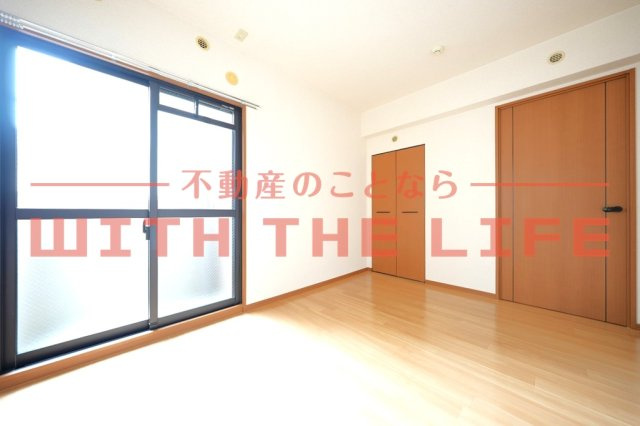 ルミエール合川【キャッシュバック対象物件】の洋室|明るい洋室です