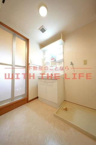 ルミエール合川【キャッシュバック対象物件】の洗面所|ゆったりとスペースのある洗面所