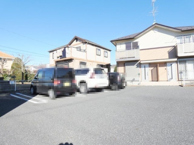 【駐車場】 | （Joyeux　Liviere　B）
