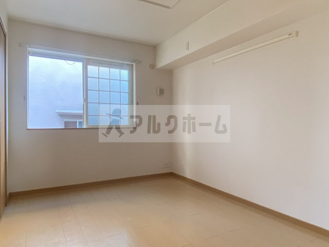 エレガンテフィオーレの洋室