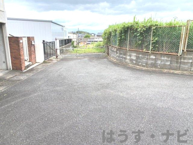 志免町吉原土地の前面道路含む現地写真|南側道路の突き当りの様子です！