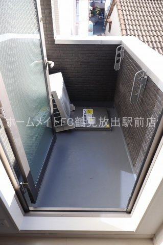 F asecia Sphaleのバルコニー